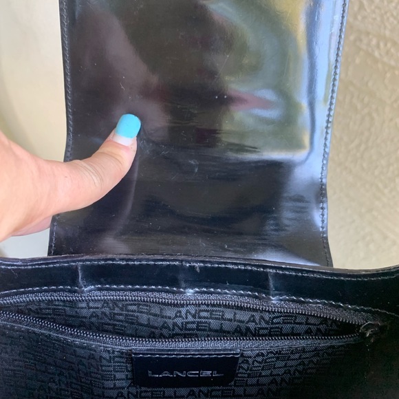 Lancel Paris Rare Vintage Black handbag with metal clasp closure - Picture 2 of 3